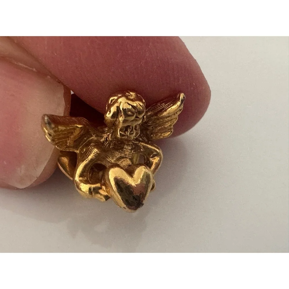 Vintage Gold Tone Cherub Angel Holding Heart Lapel Pin Brooch‎ Tie Tack Unisex